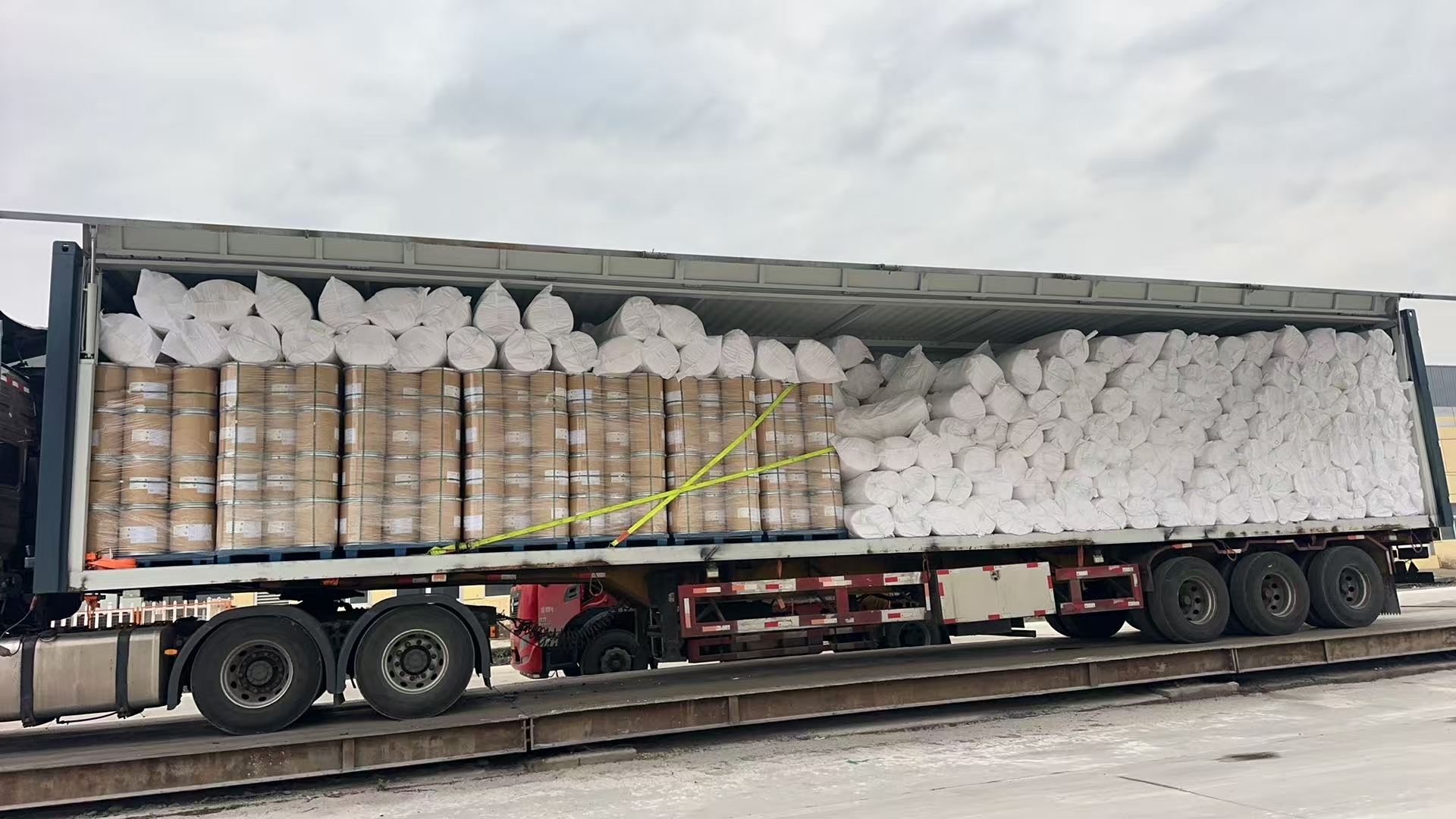 陶瓷纤维制品在玻璃行业熔池保温耐火功能的应用