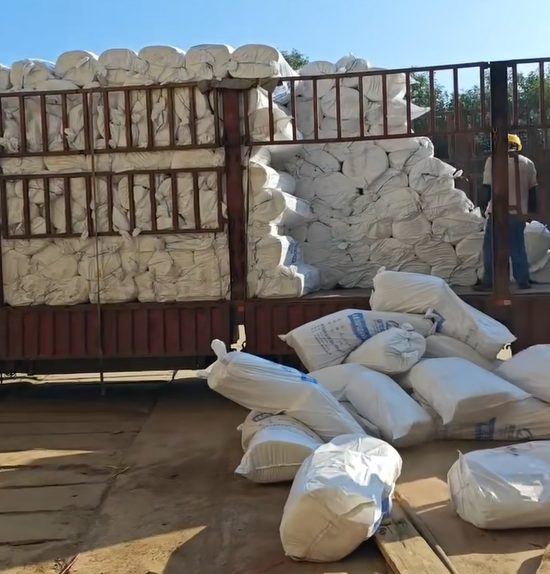 保温耐火陶瓷纤维毯石化工厂卸货一车